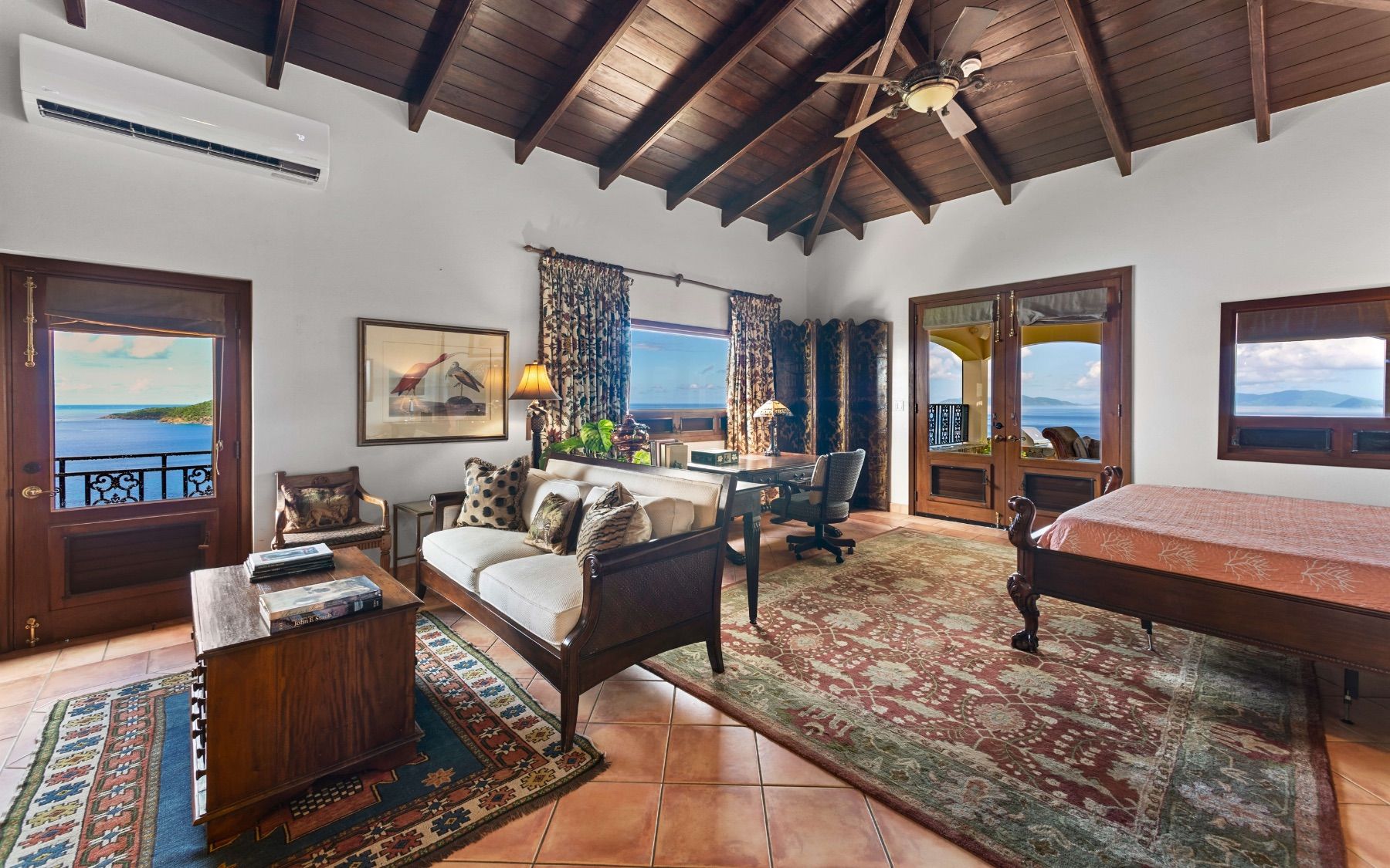 Stardust villa photo.