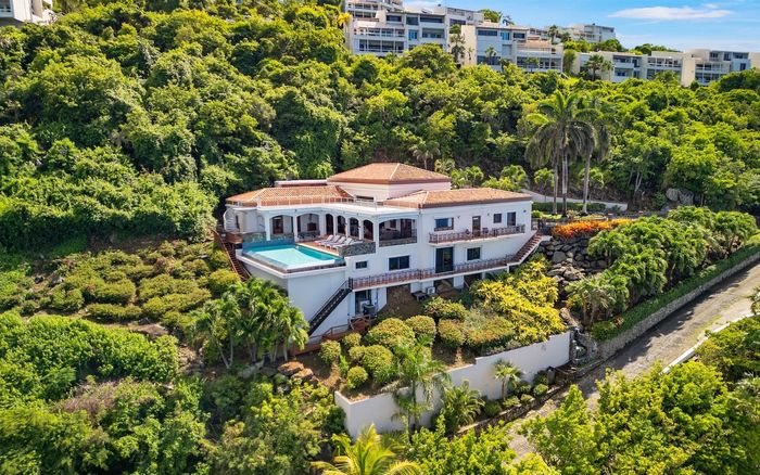 Stardust villa photo.