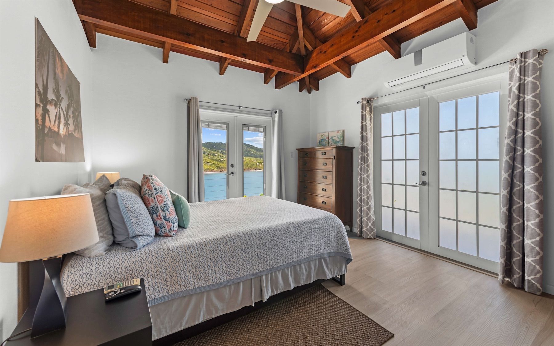 Queen bedroom