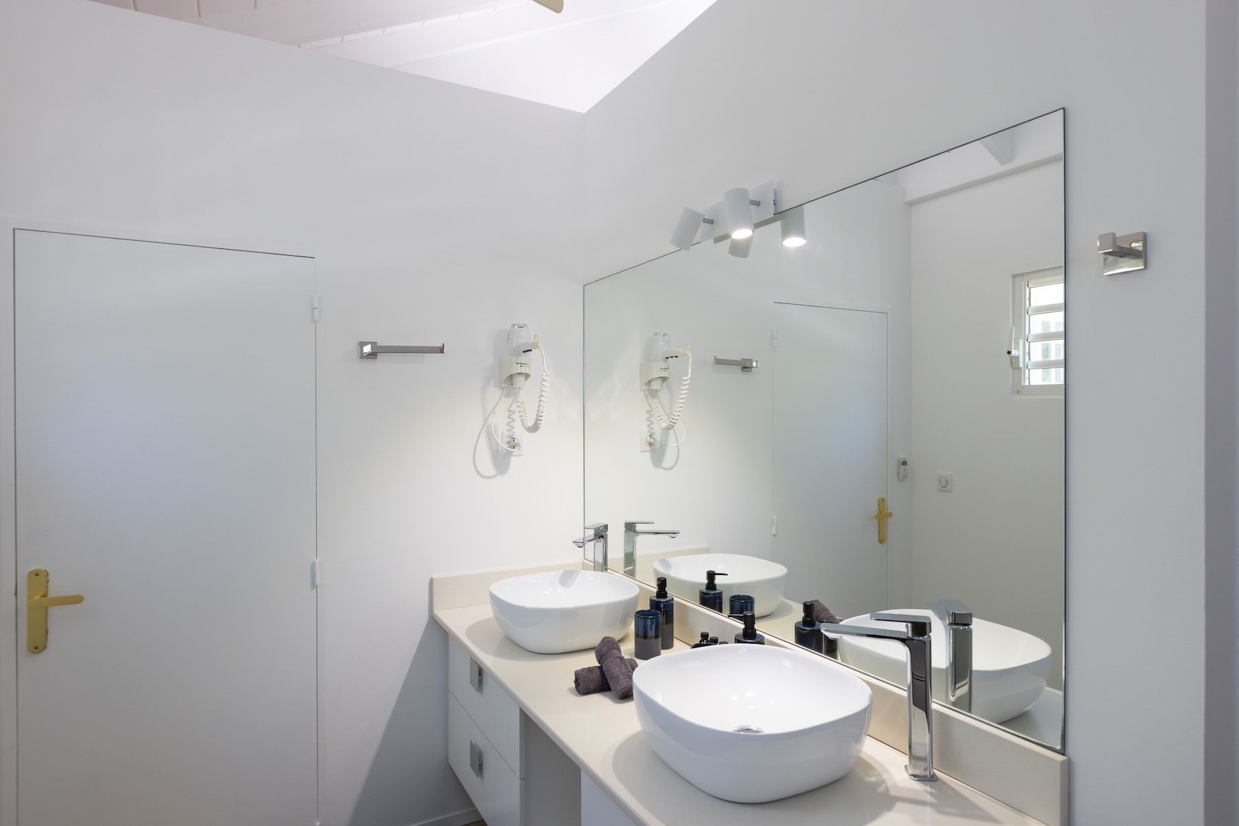 Ensuite