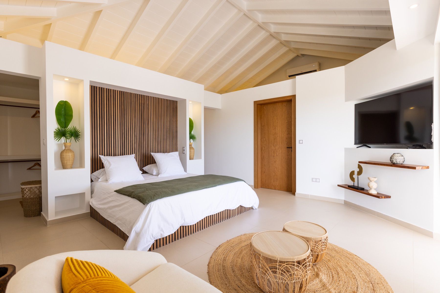 Nuit Jade villa photo.