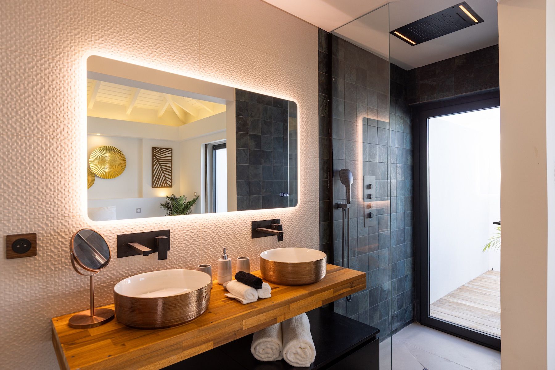 Nuit Jade villa photo.