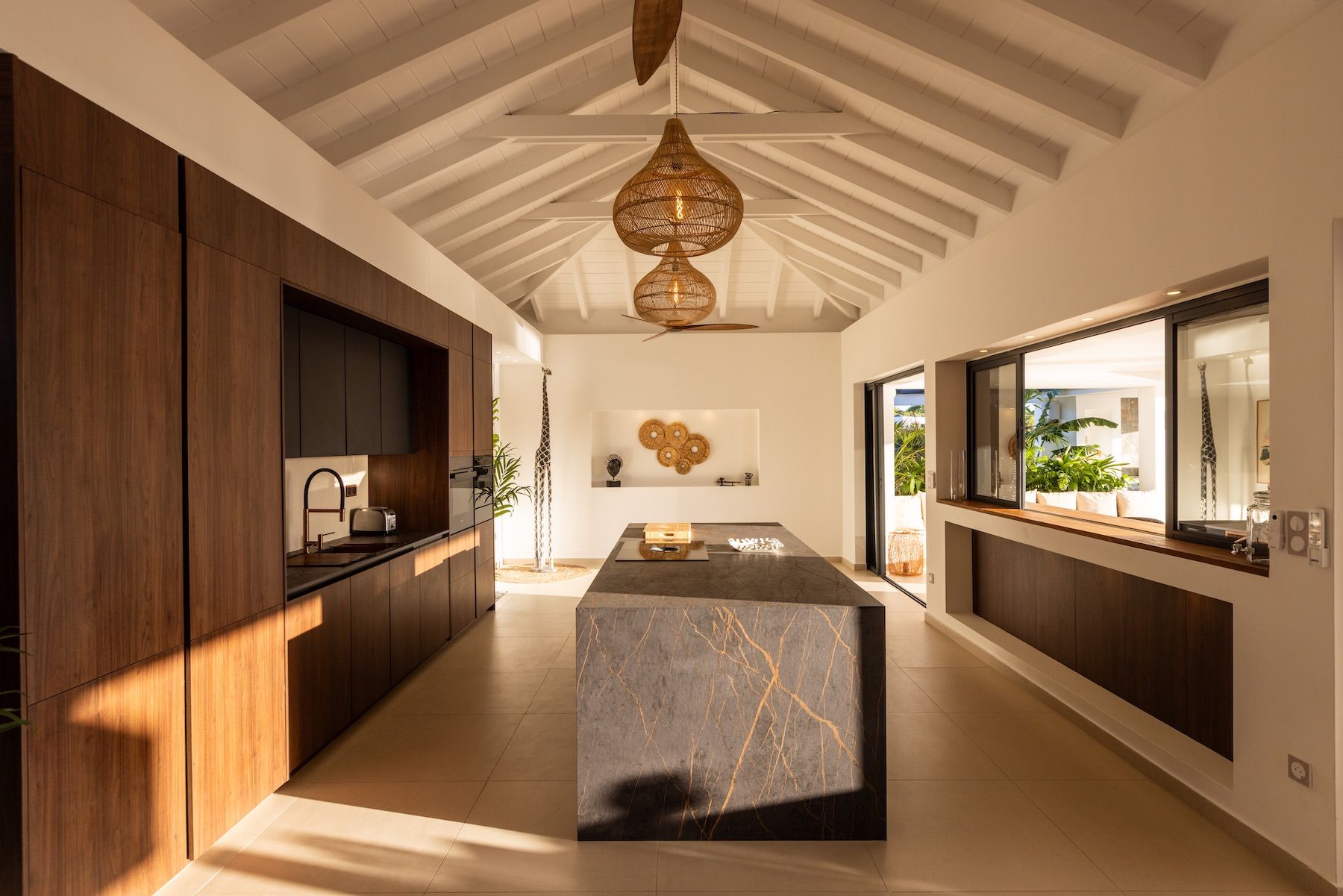 Fully equipped kitchen