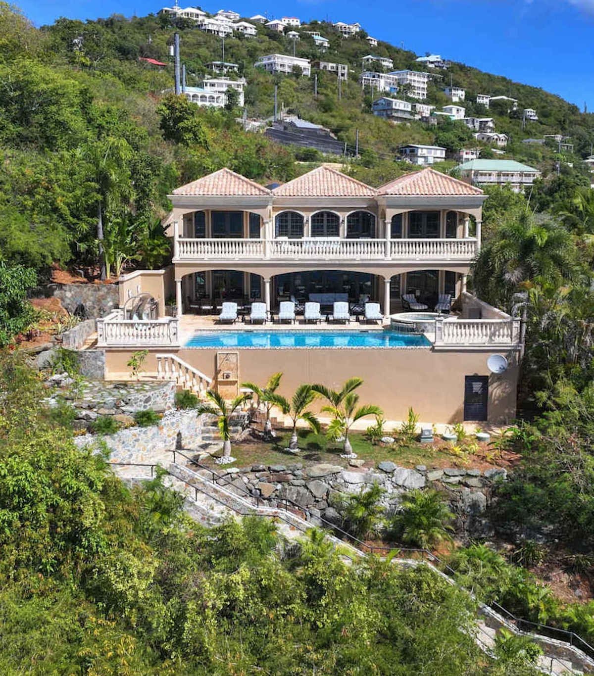 Cruz on Inn villa photo.