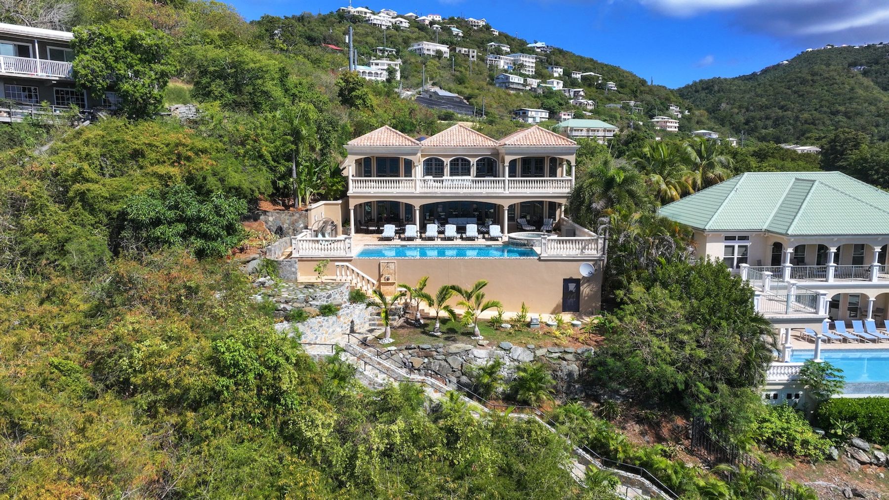 Cruz on Inn villa photo.