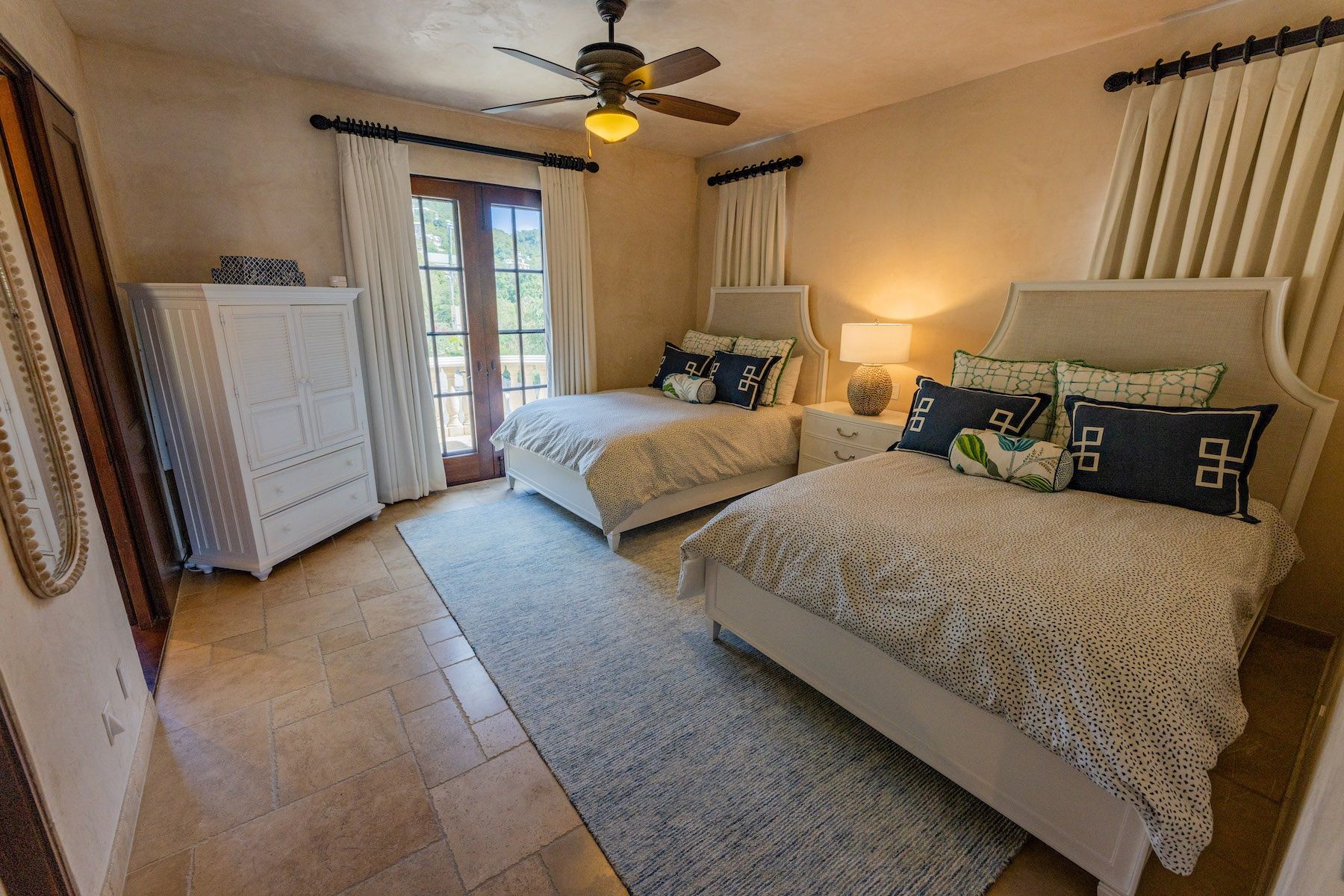 Cruz on Inn villa photo.