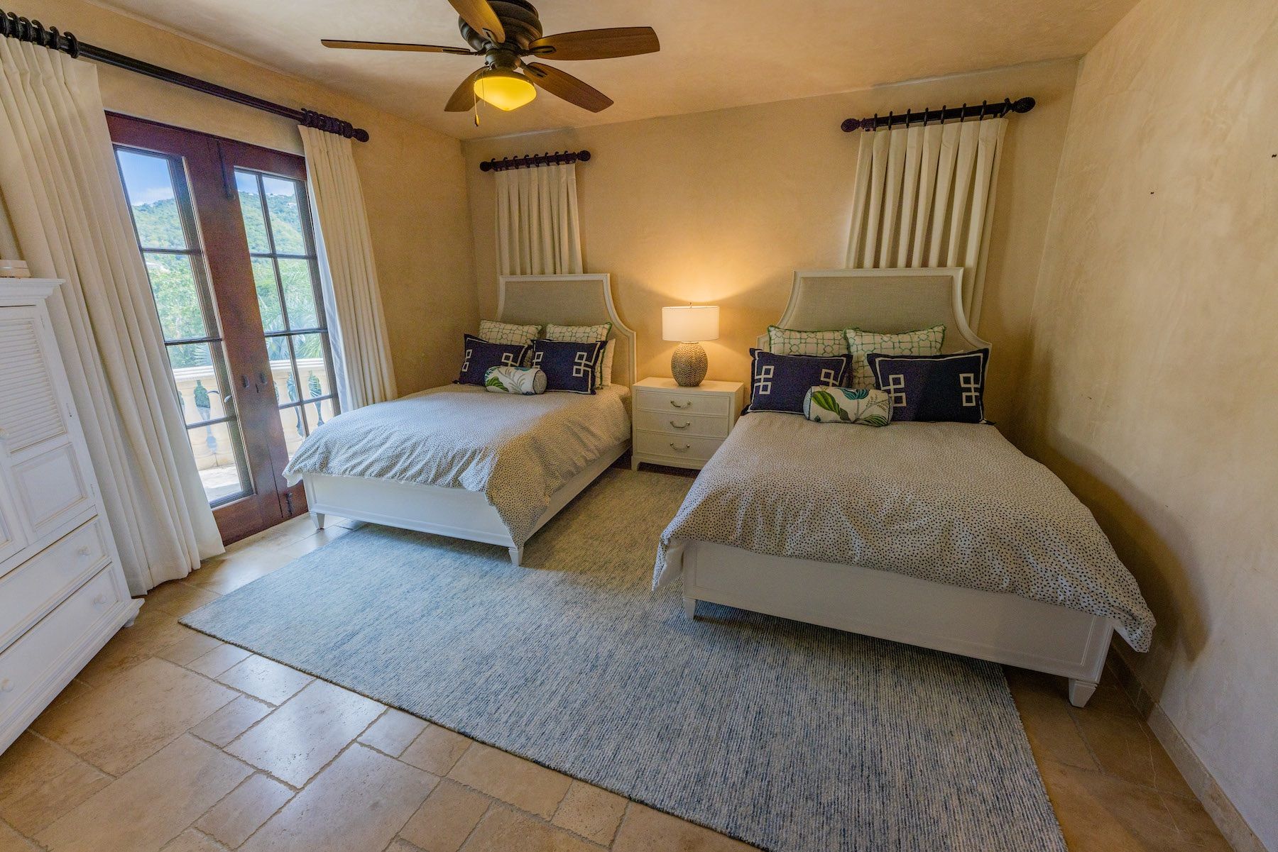 Cruz on Inn villa photo.