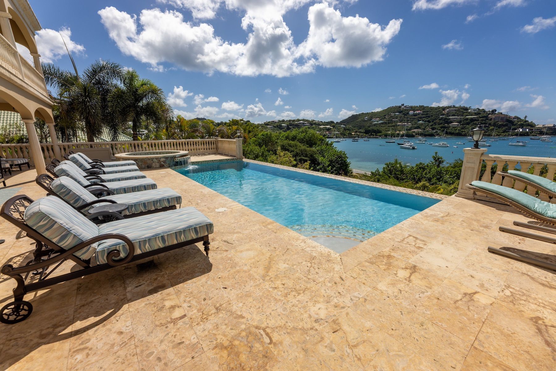 Cruz on Inn villa photo.