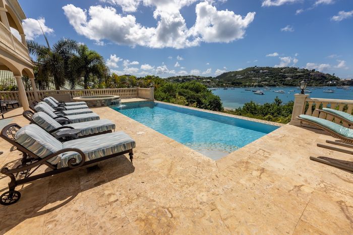 Cruz on Inn villa photo.