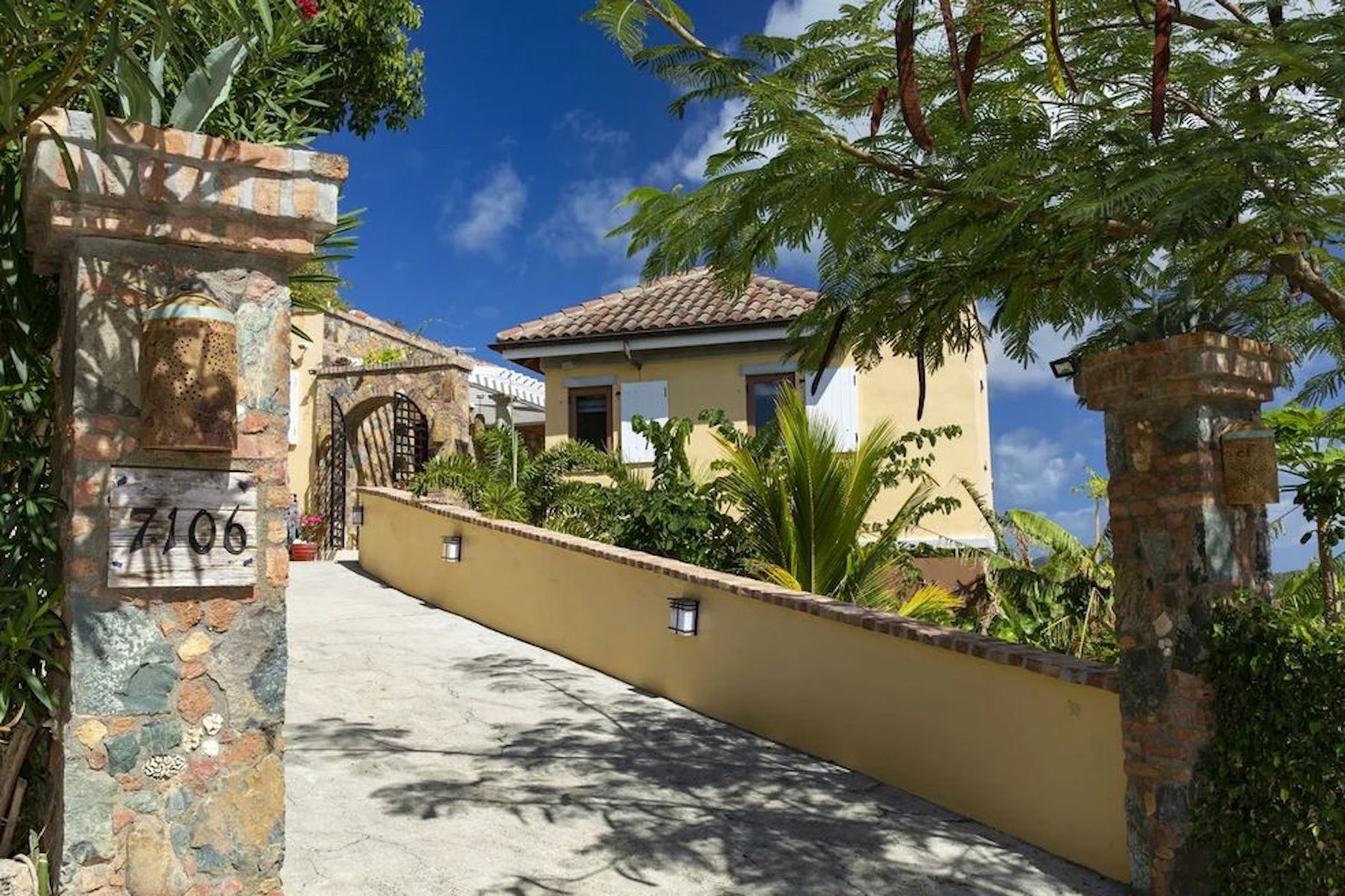 South Shore villa photo.