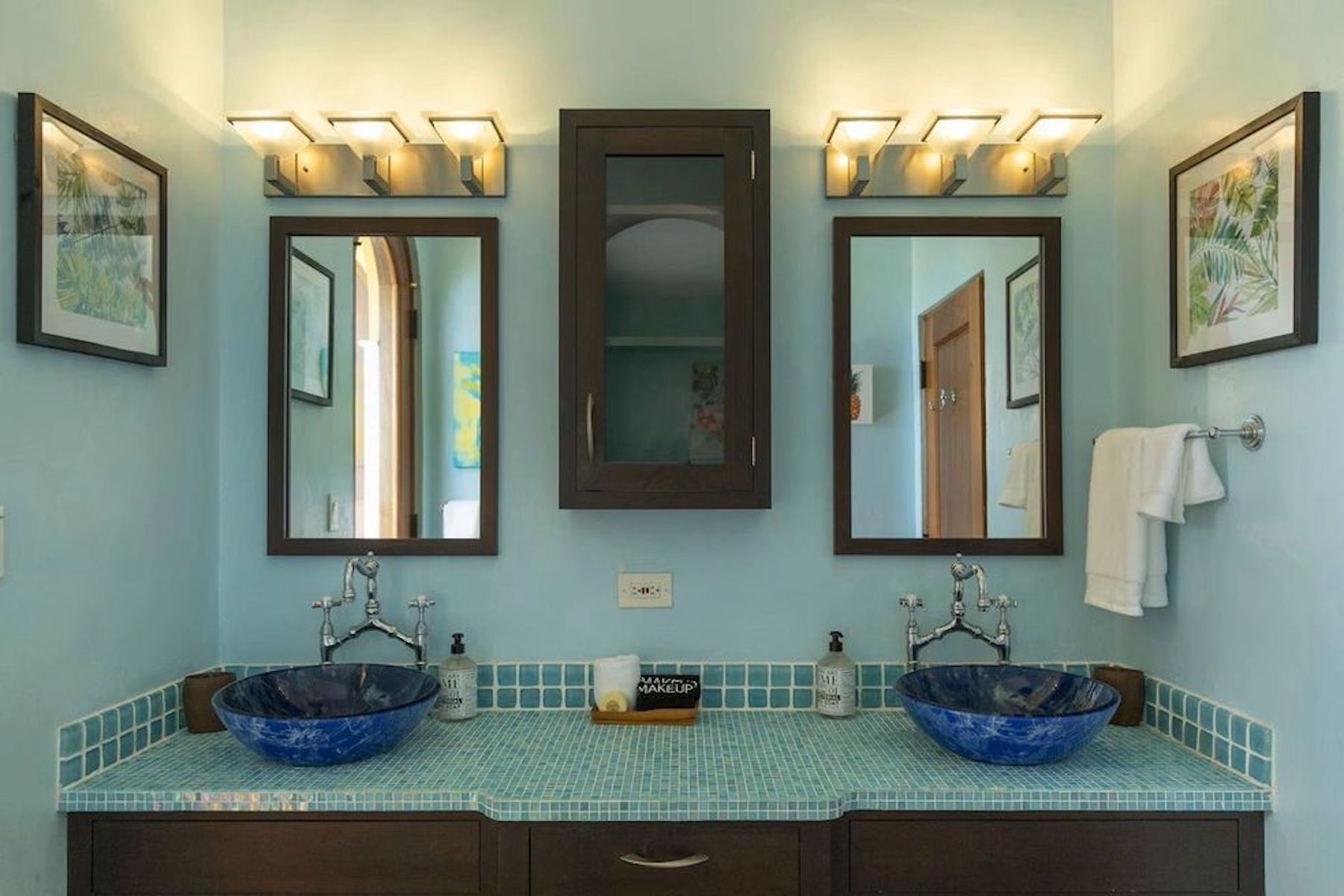 South Shore villa photo.