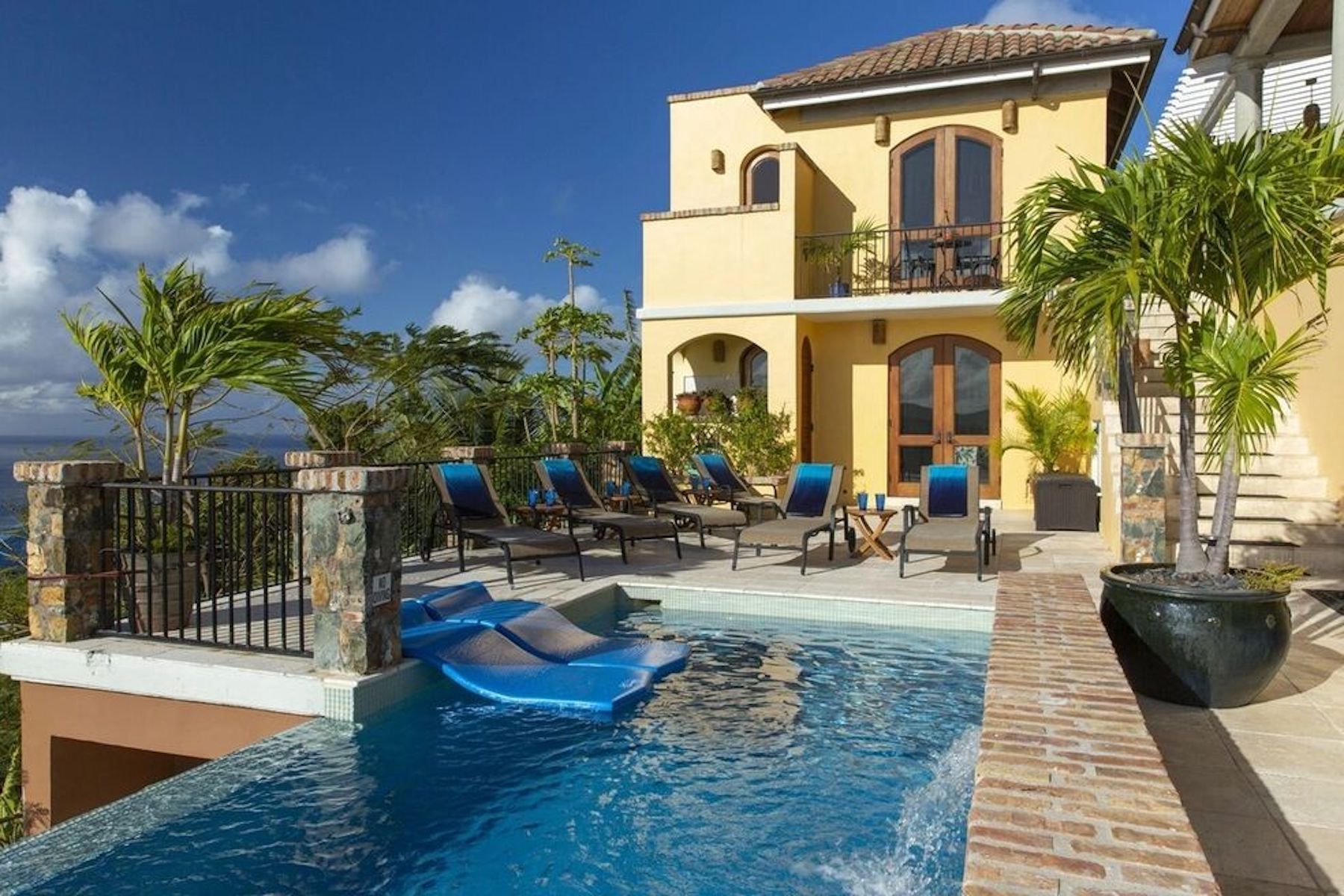 South Shore villa photo.