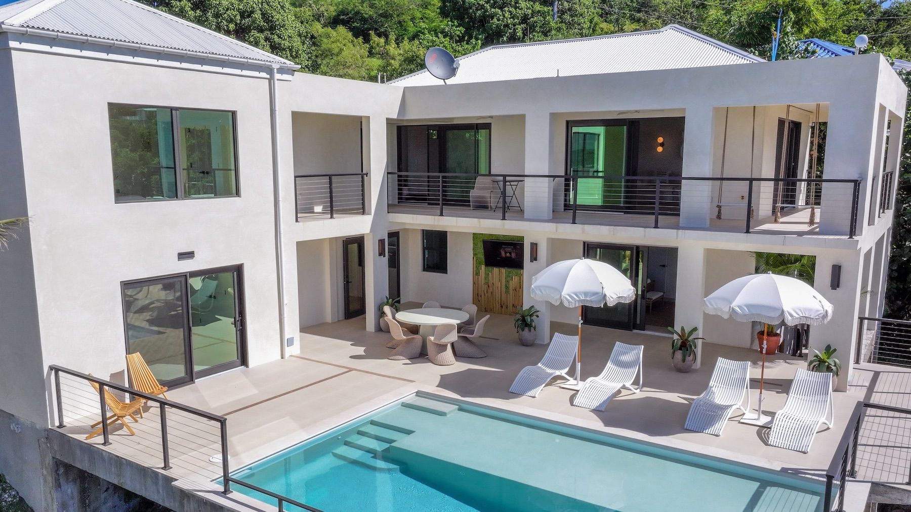 Salty Alibi villa photo.