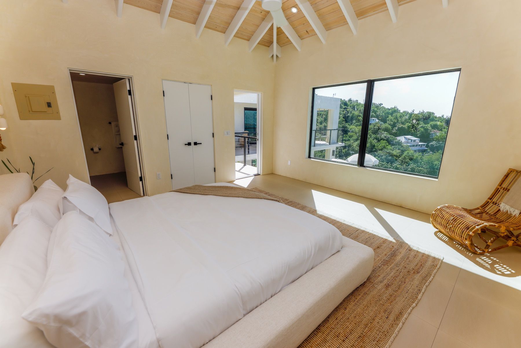 Salty Alibi villa photo.