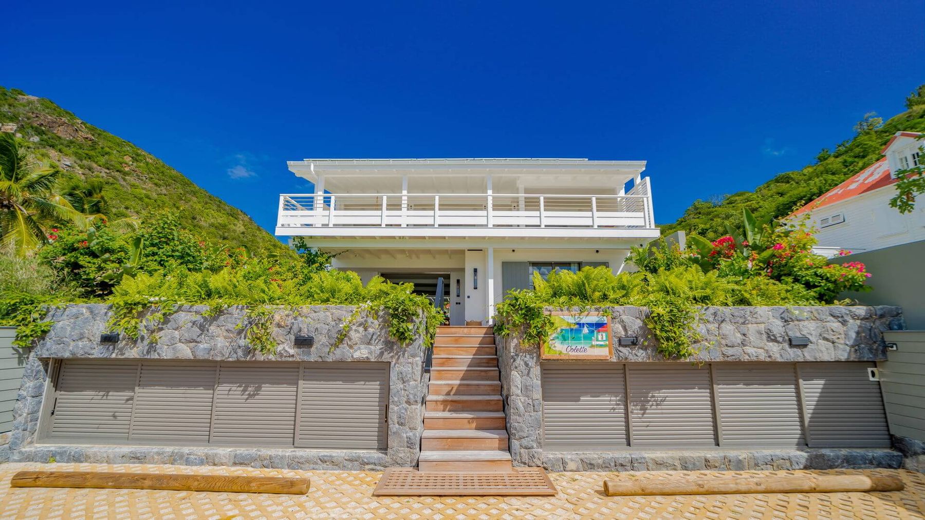 Colette villa photo.