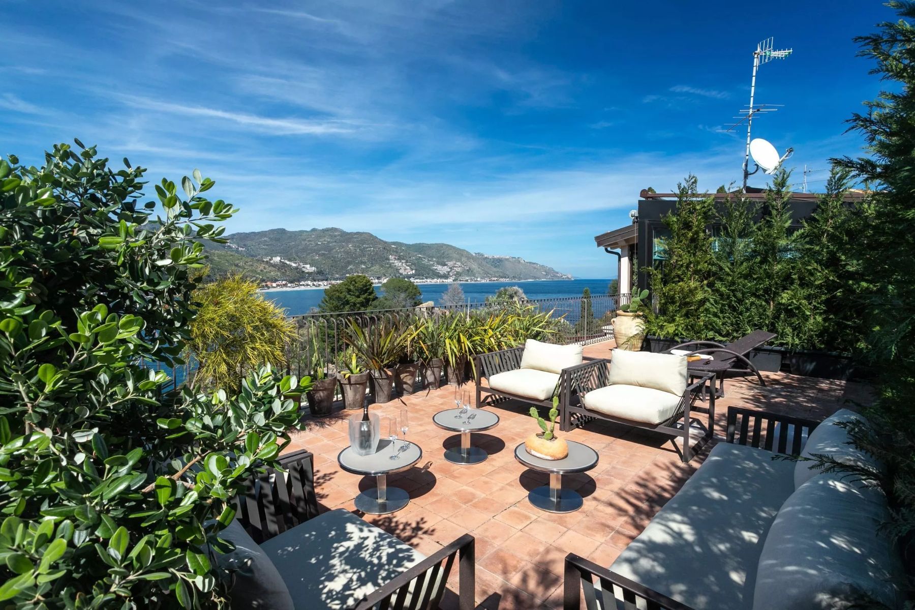Amarilda villa photo.