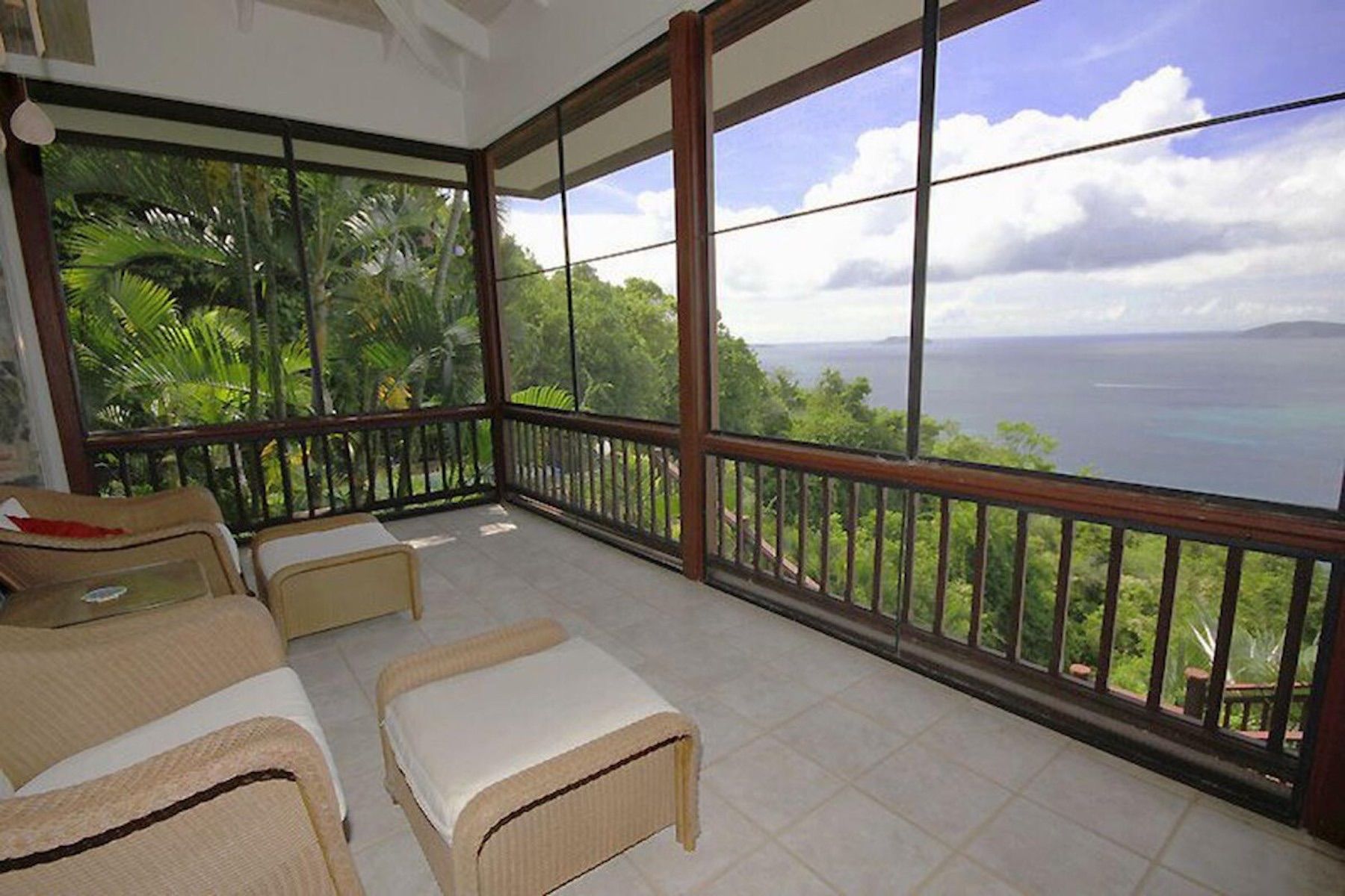 Anole villa photo.