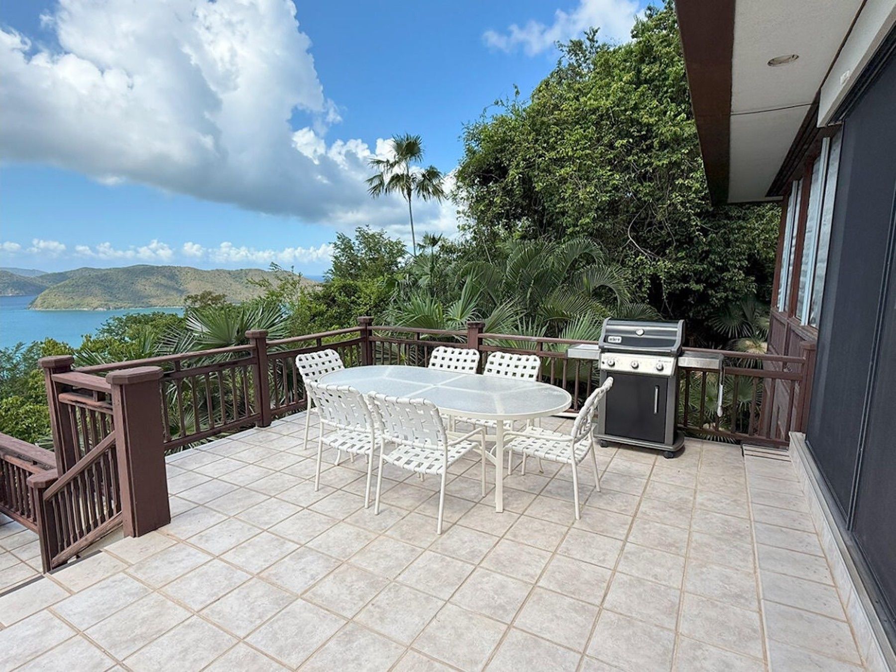 Anole villa photo.