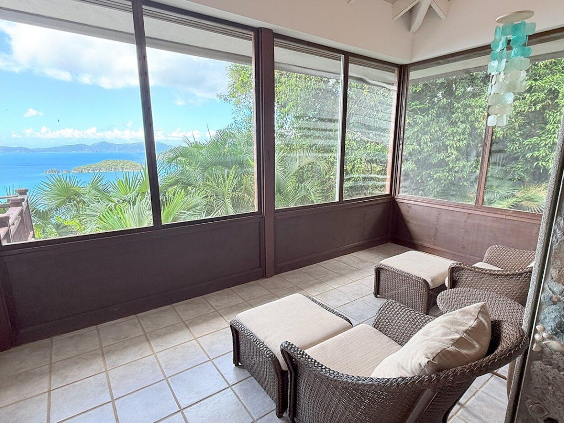 Anole villa photo.