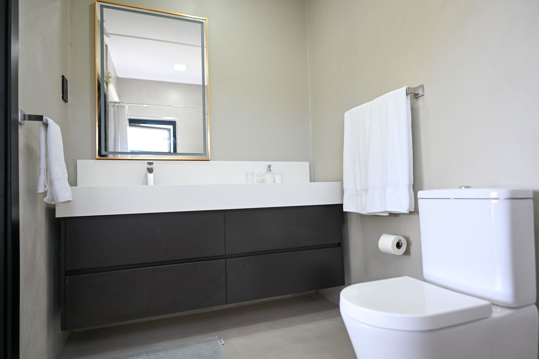 Ensuite