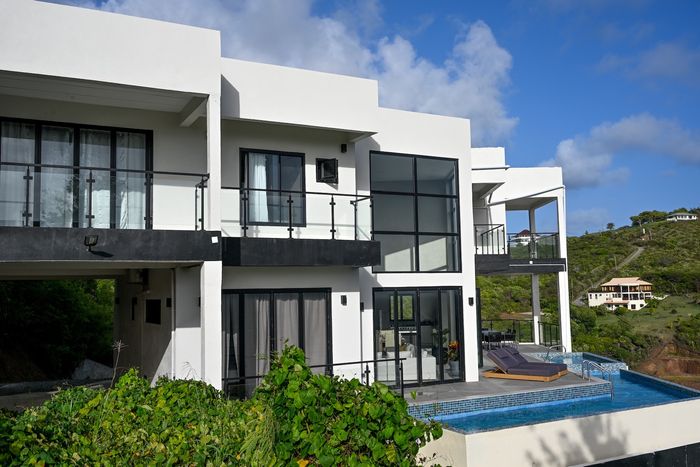 Jasiri villa photo.
