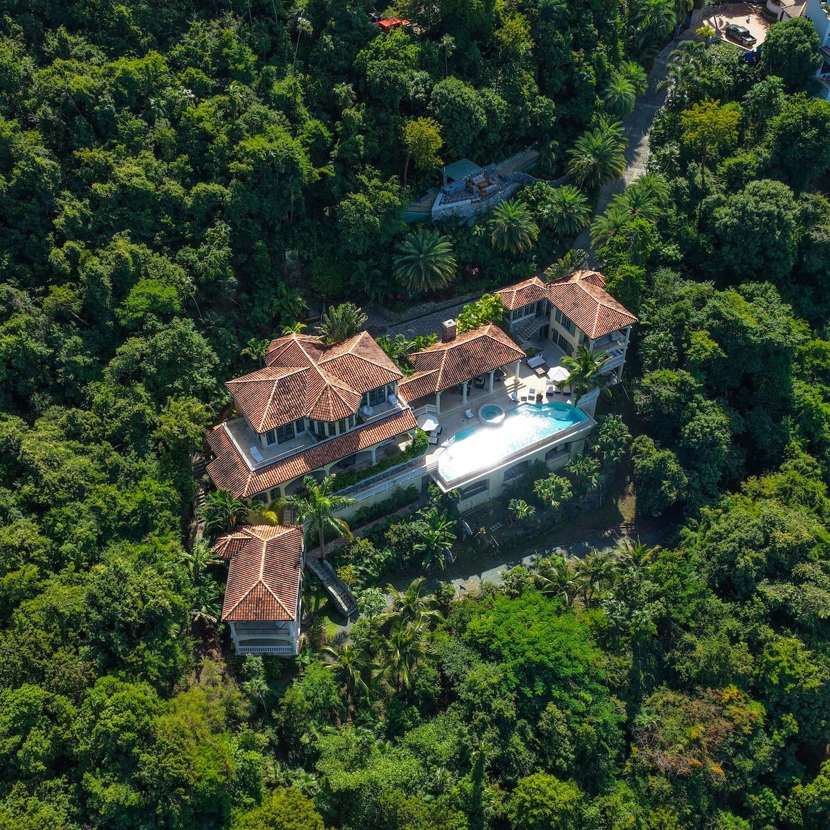 Insatiable villa photo.