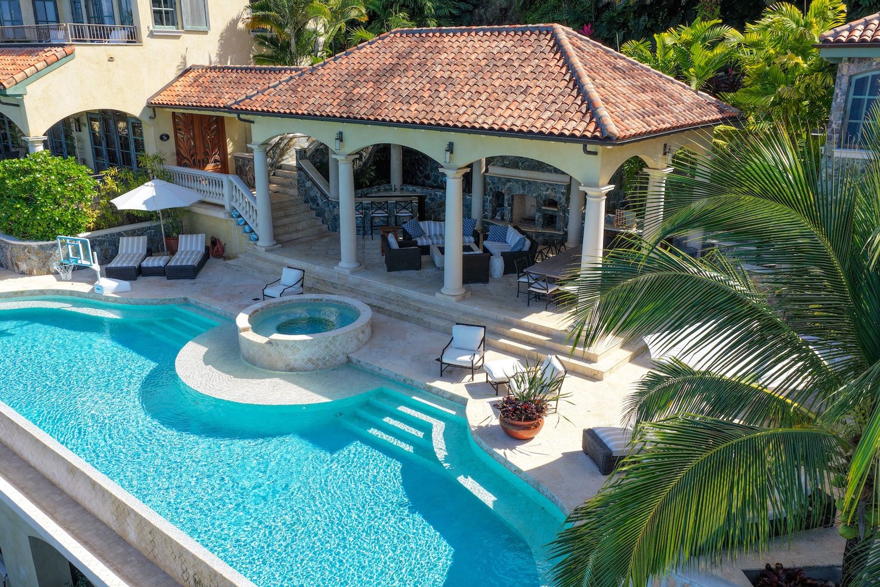 Insatiable villa photo.