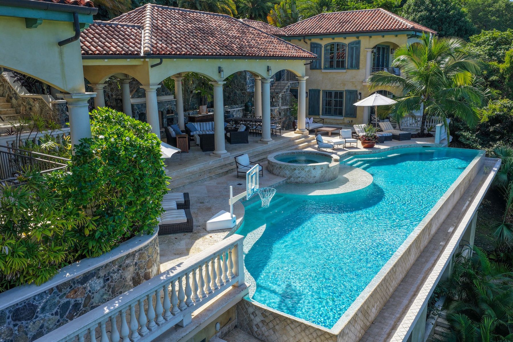 Insatiable villa photo.