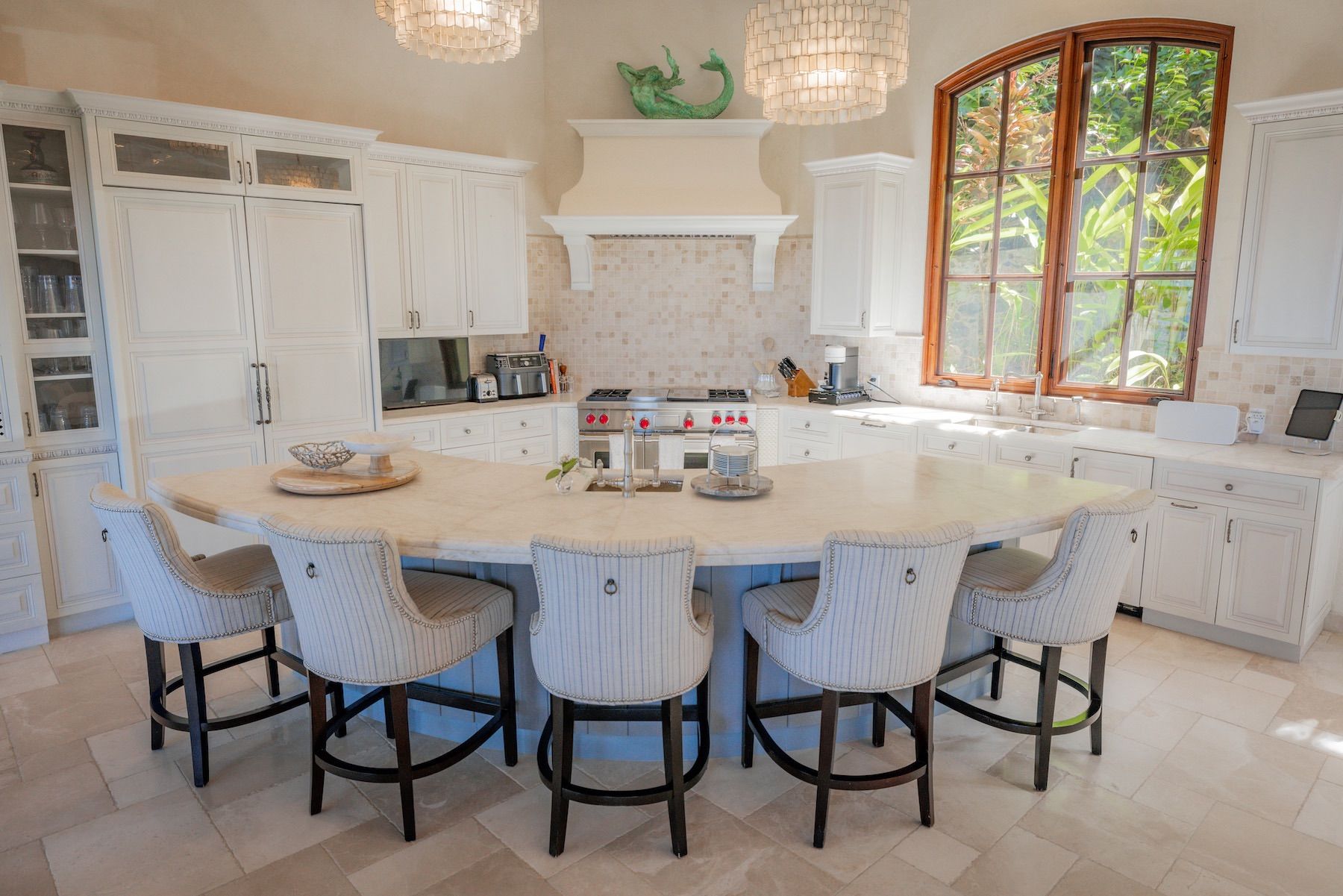 Insatiable villa photo.
