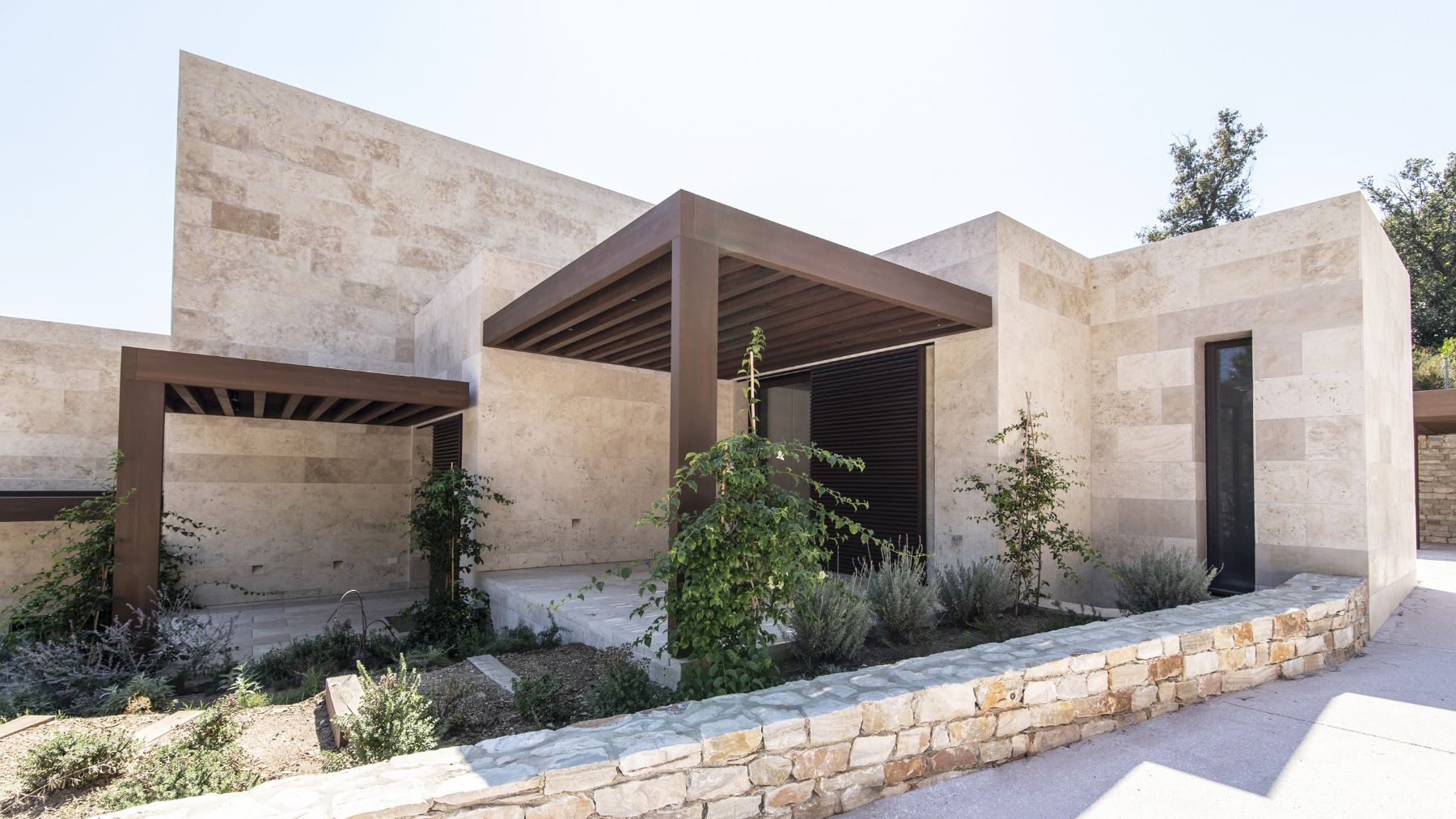 Avorio villa photo.