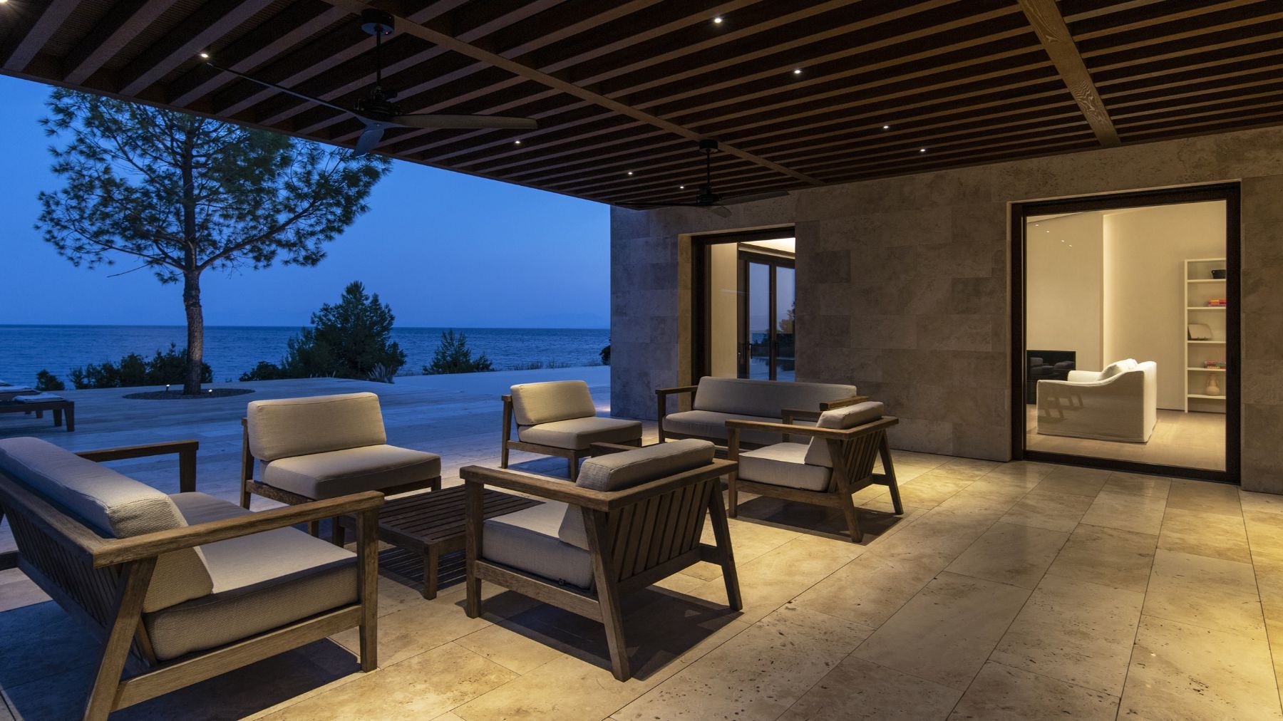 Avorio villa photo.