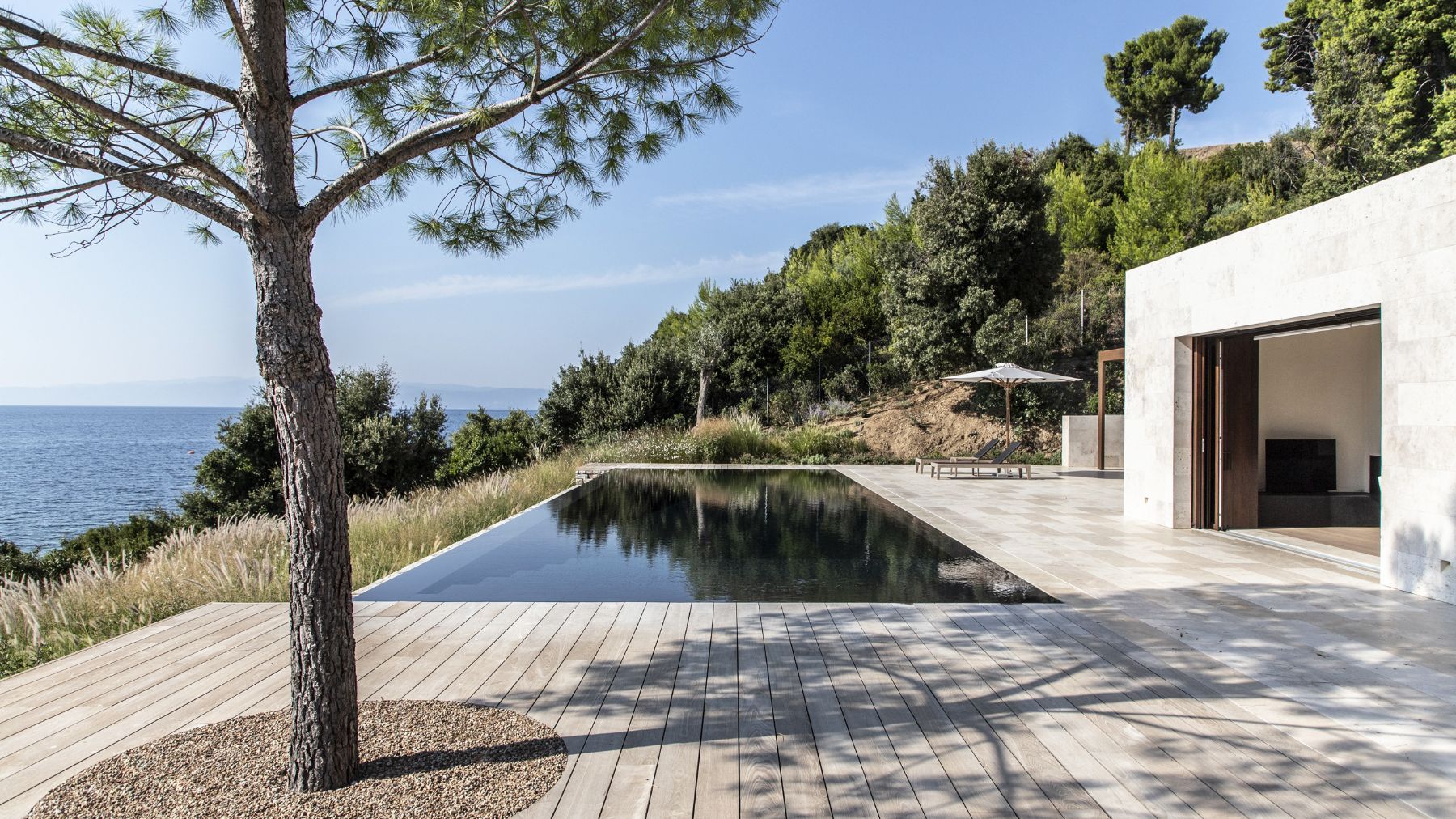 Avorio villa photo.