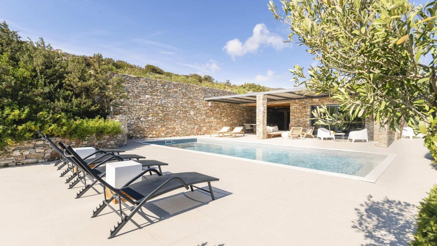 The Hidden Bloom villa photo.