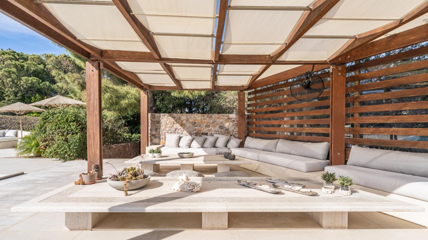 Lumea villa photo.