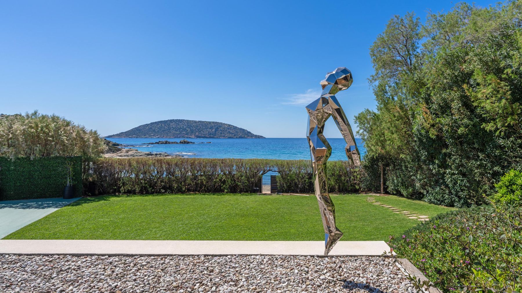 Lumea villa photo.