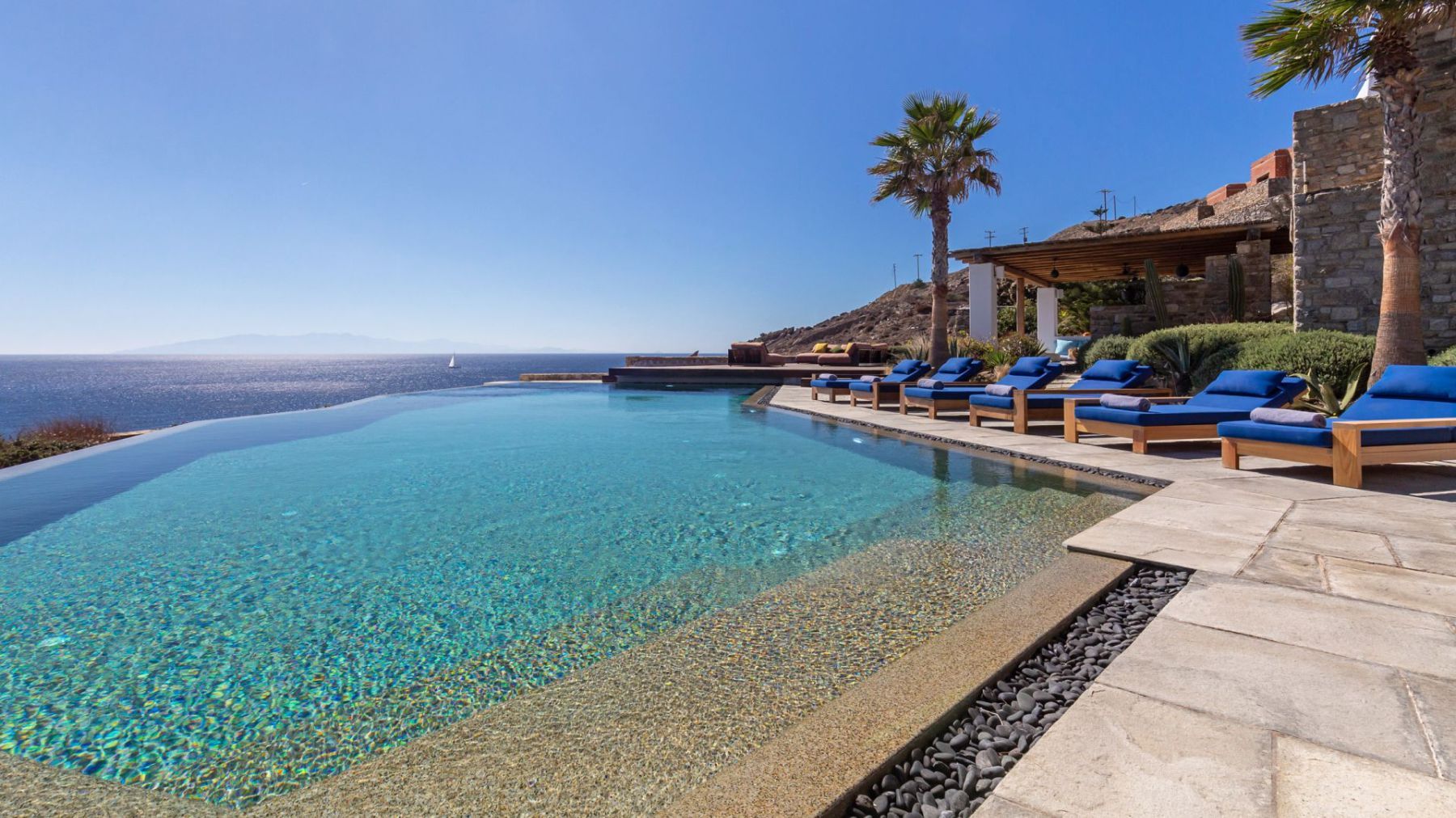 Destino villa photo.