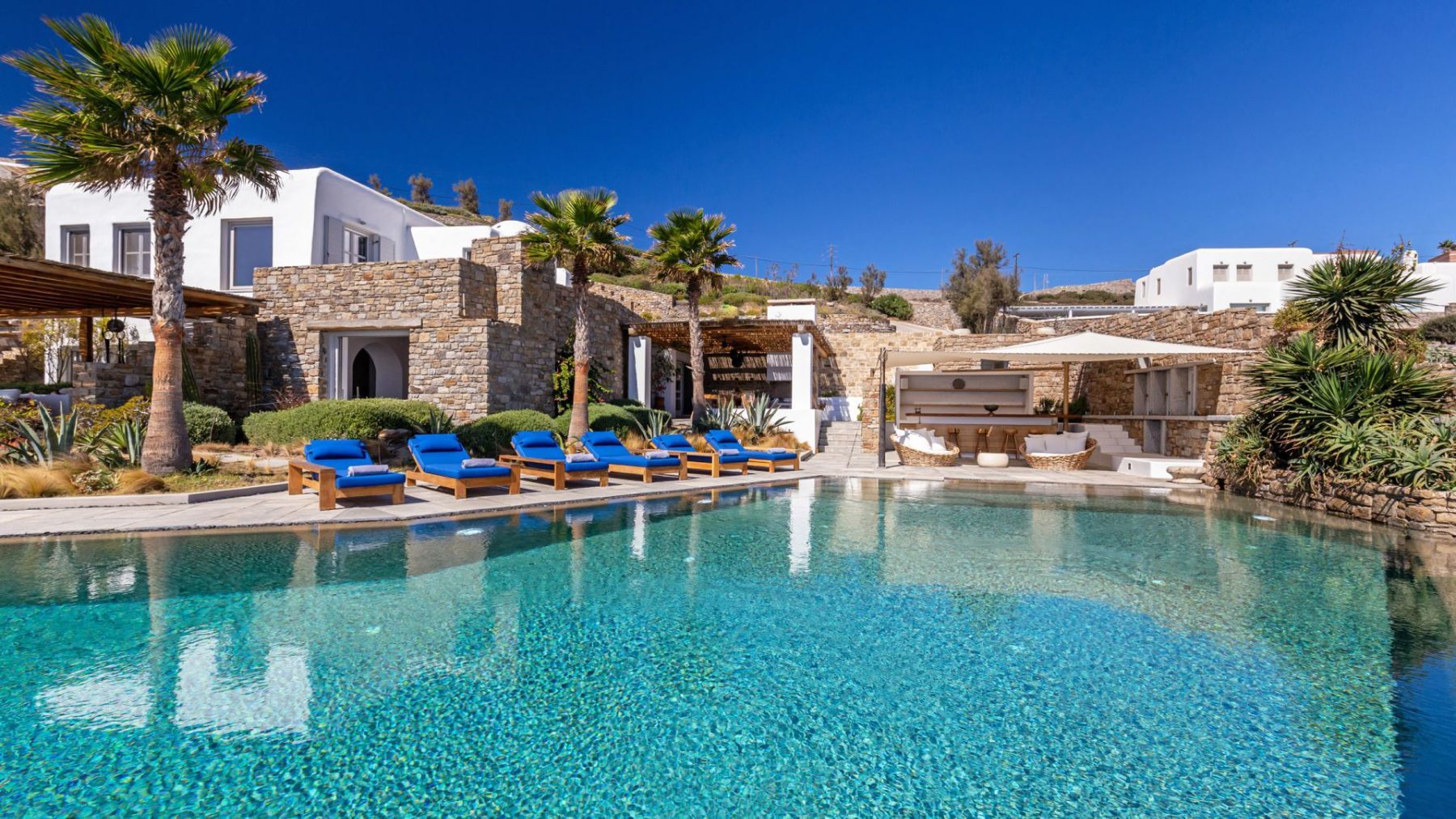 Destino villa photo.