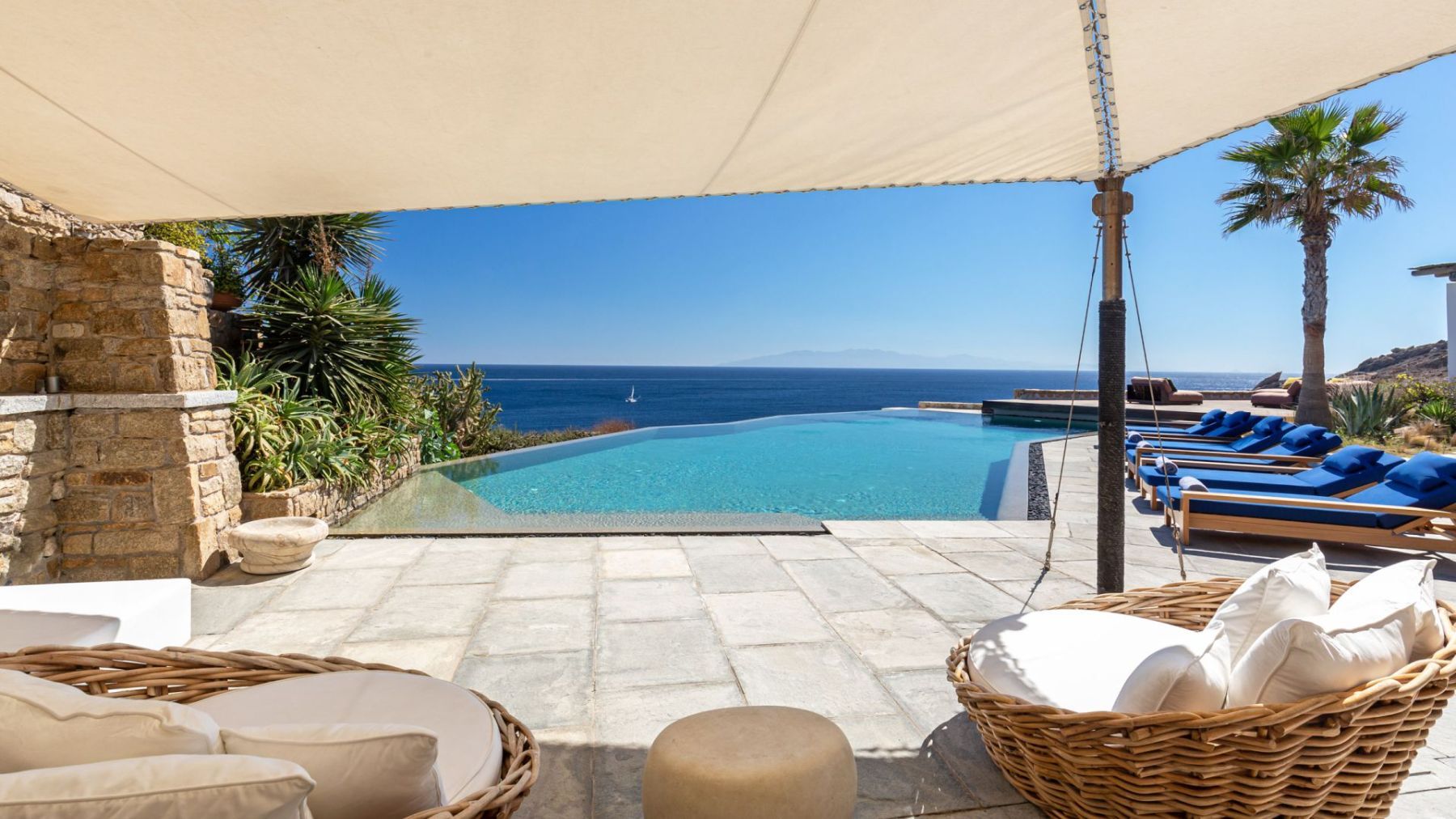 Destino villa photo.