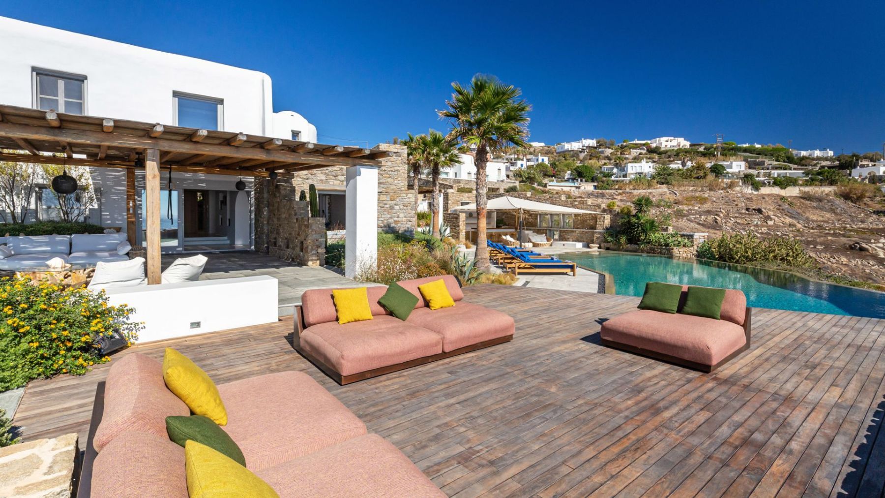 Destino villa photo.