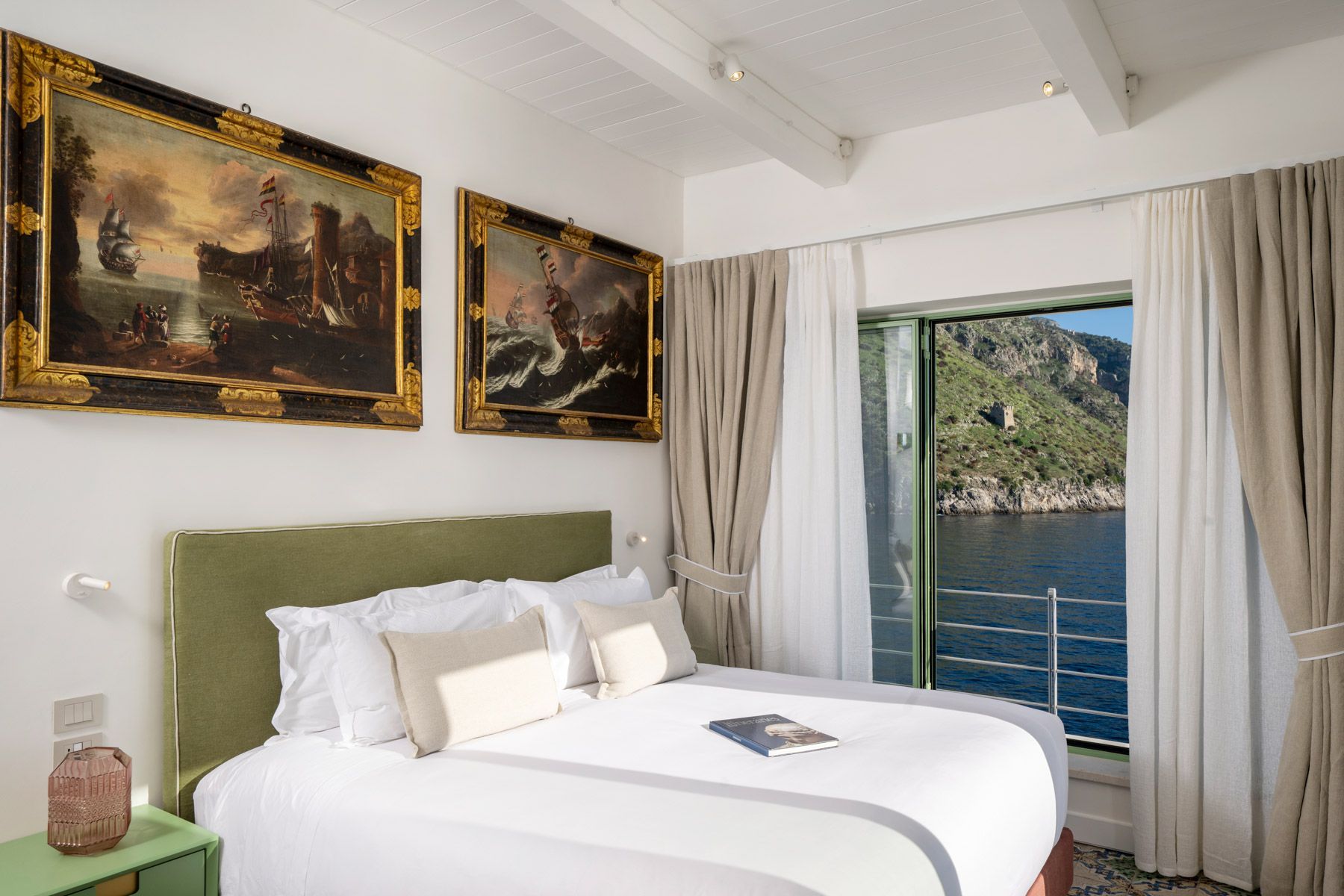 Isolaria villa photo.