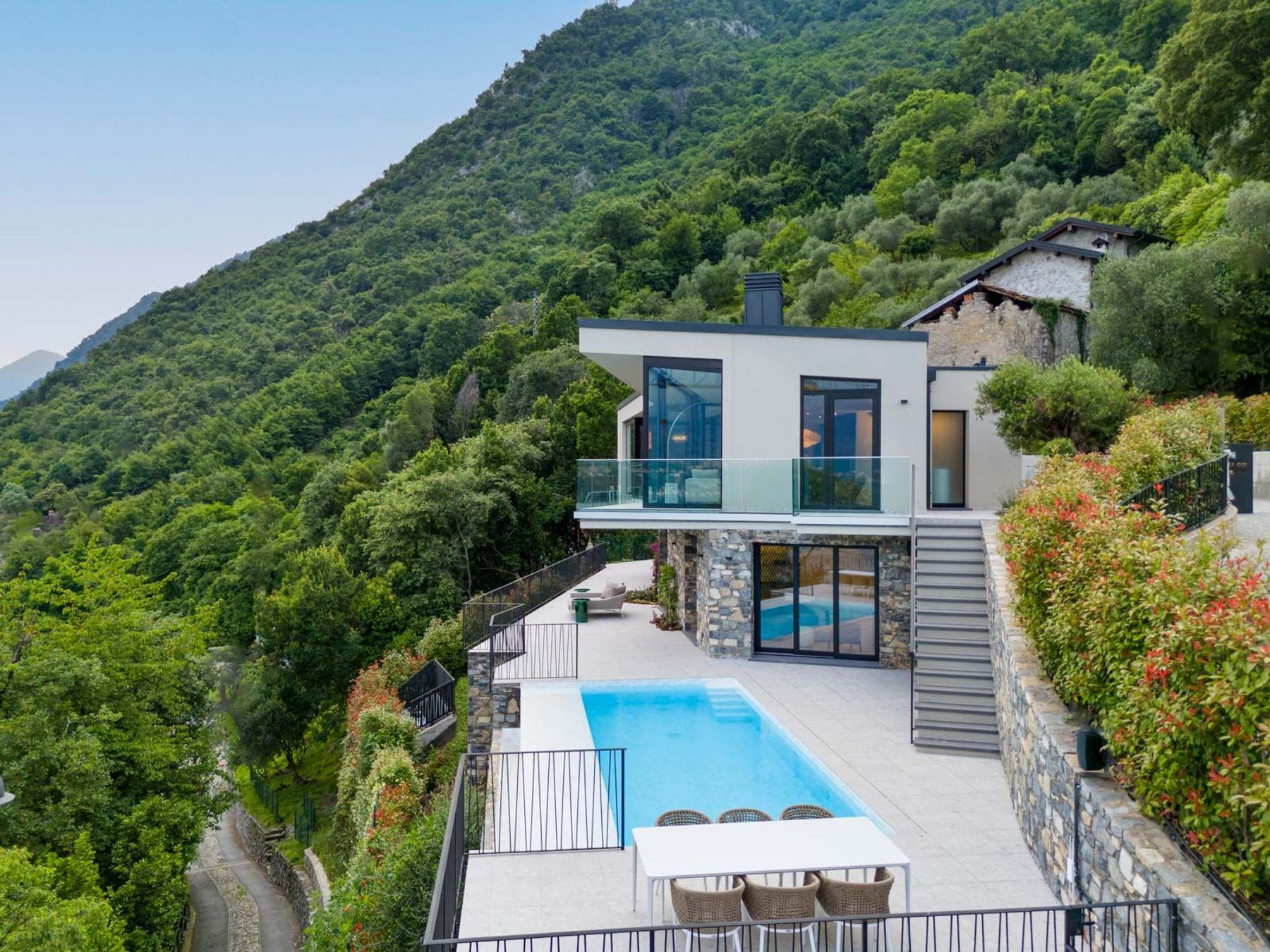 Luminora villa photo.