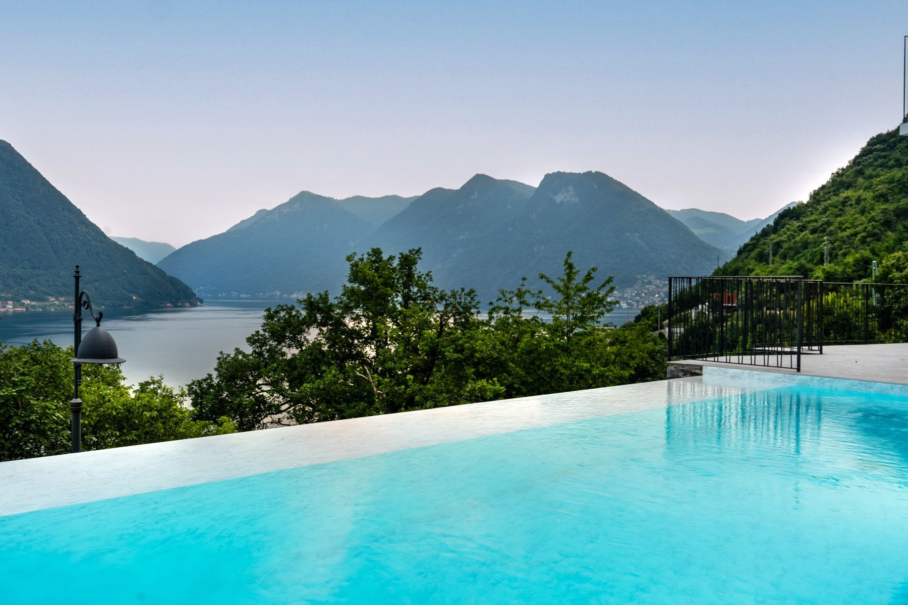 Luminora villa photo.