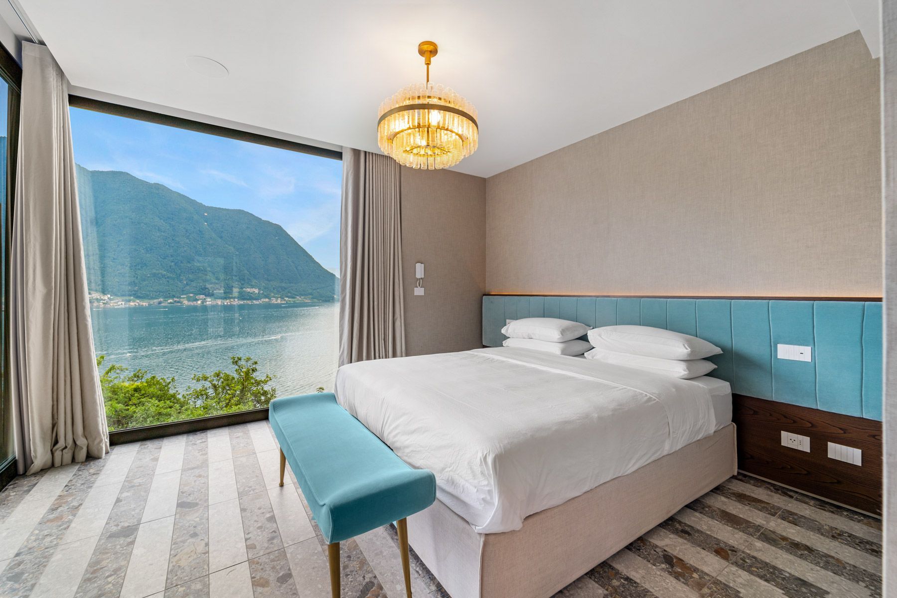 Luminora villa photo.