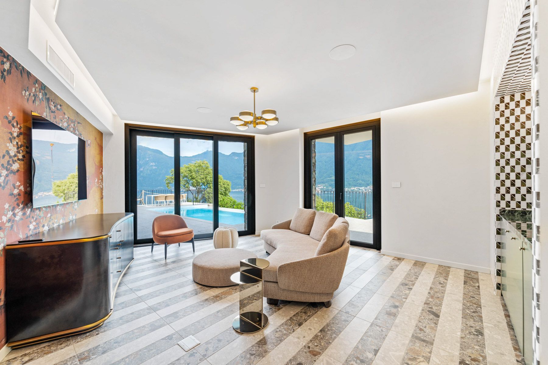 Luminora villa photo.