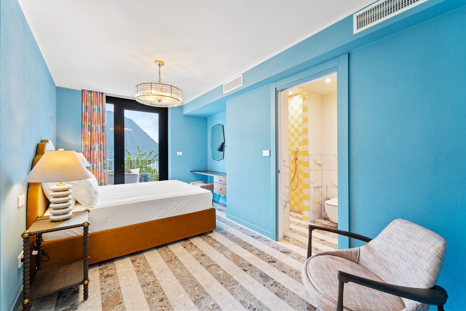 Luminora villa photo.