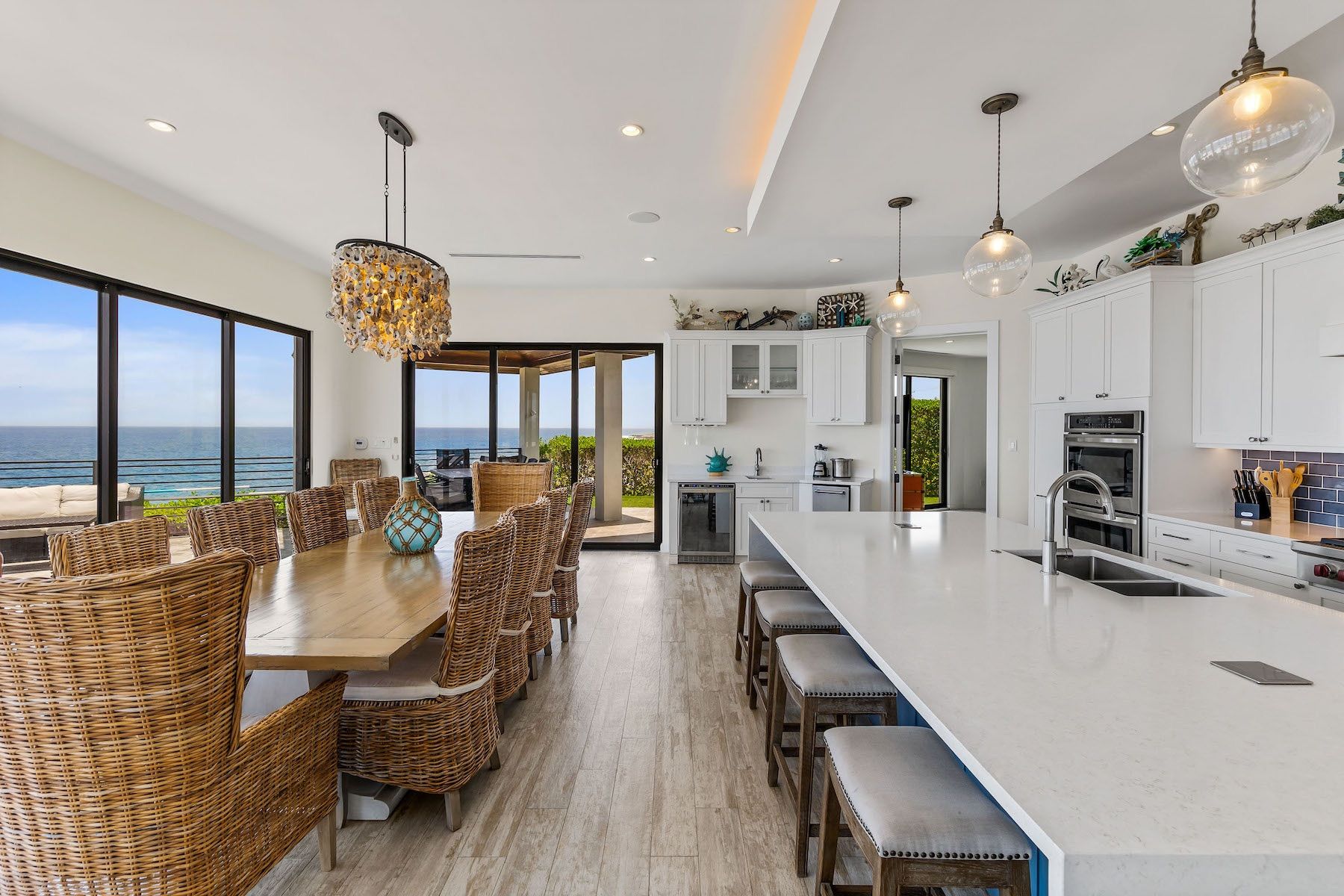 Bella Vista villa photo.