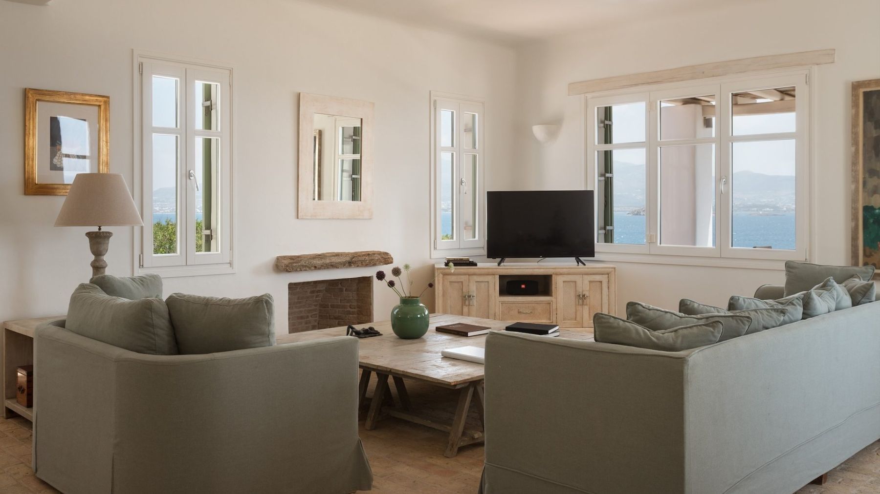 Dandelion villa photo.