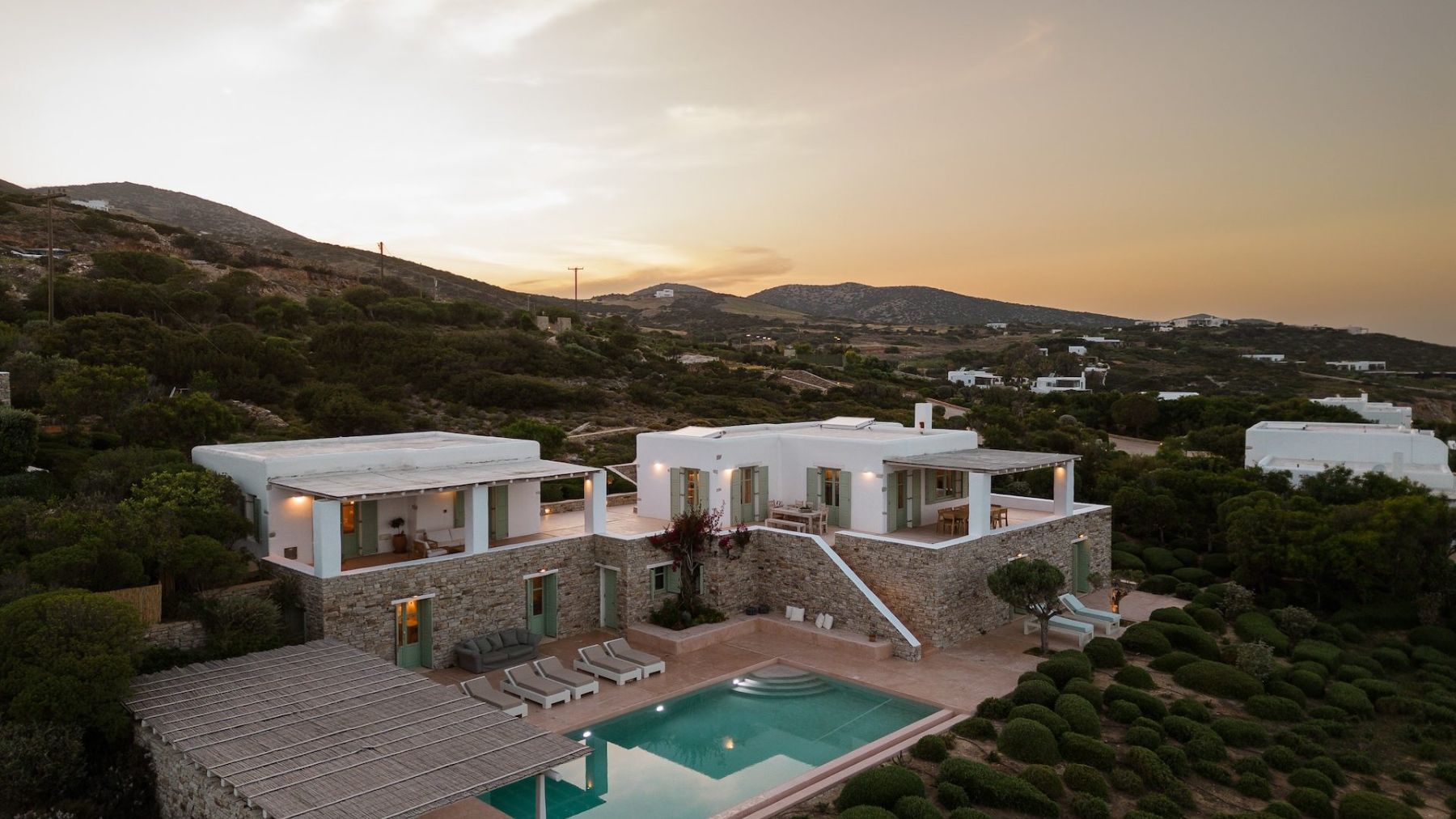 Dandelion villa photo.