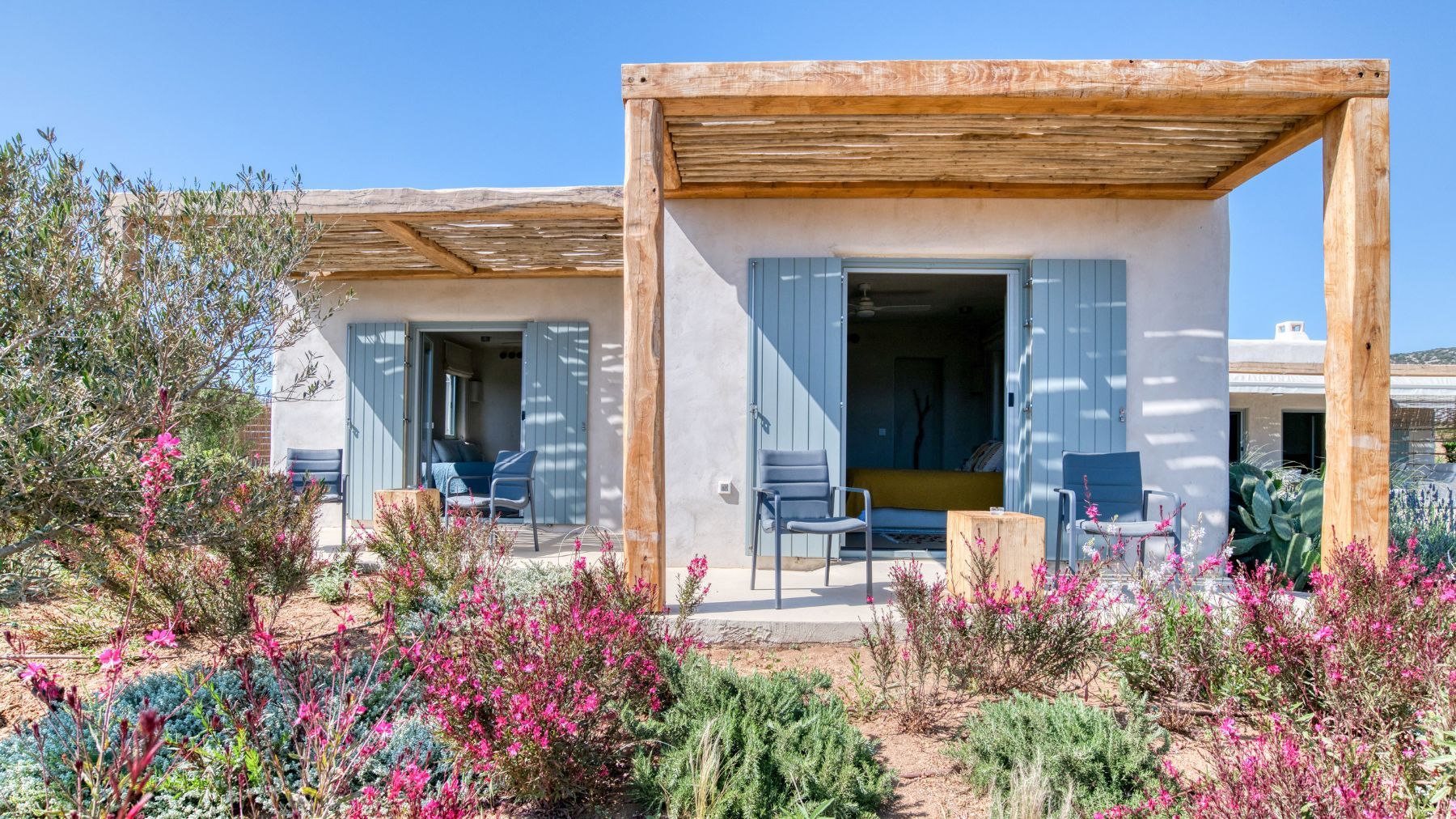 Alma villa photo.