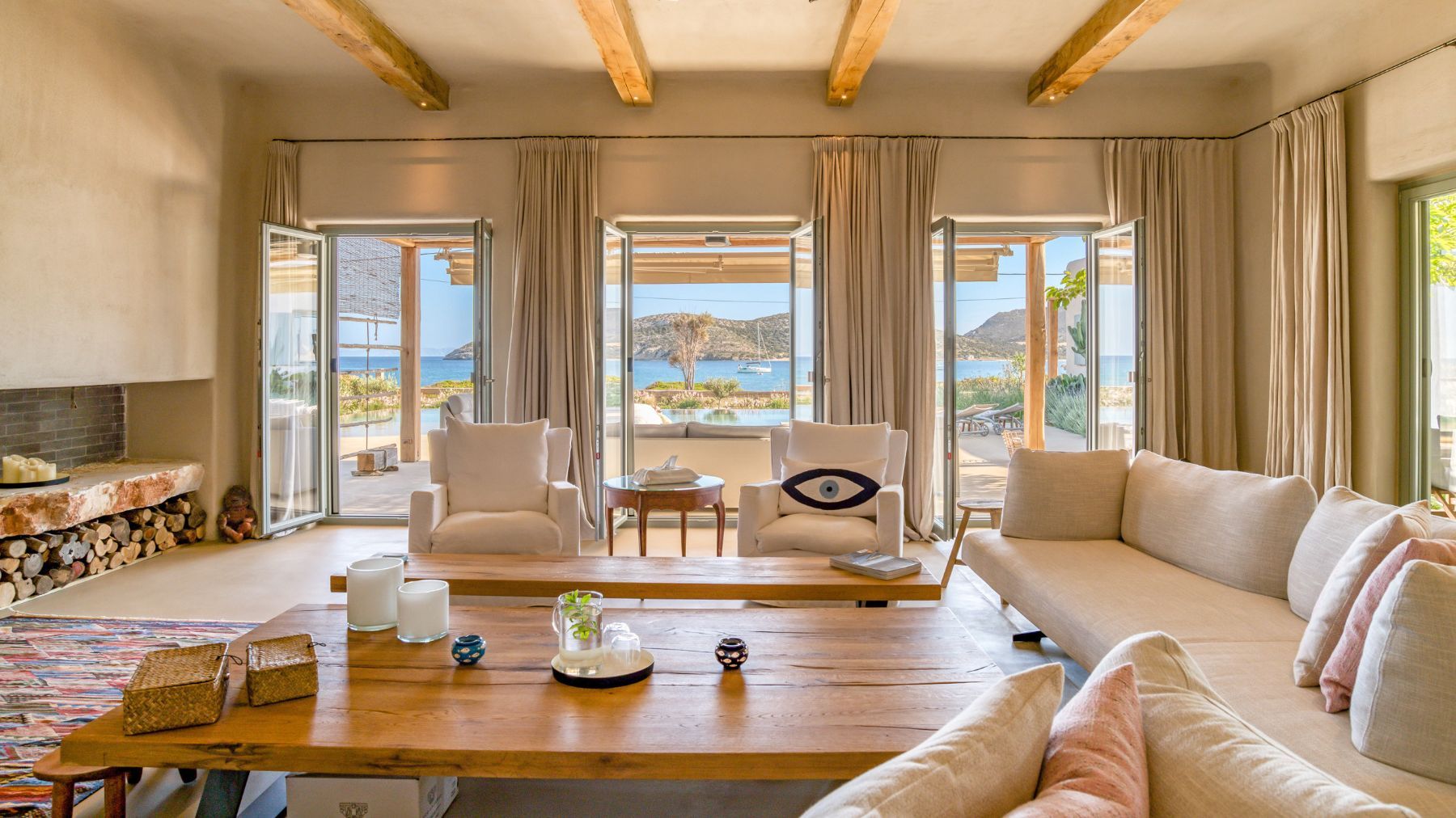 Alma villa photo.